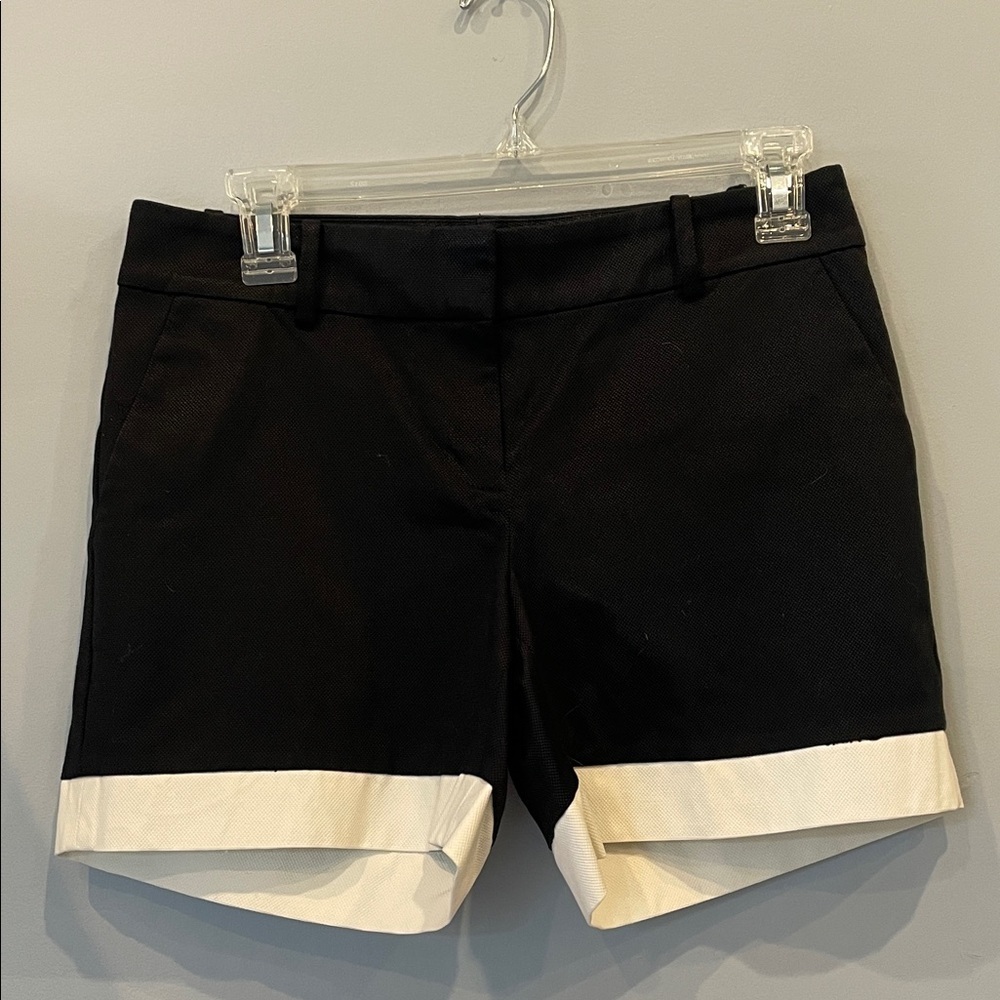 Black and White Women's Shorts Ann Taylor size 0
